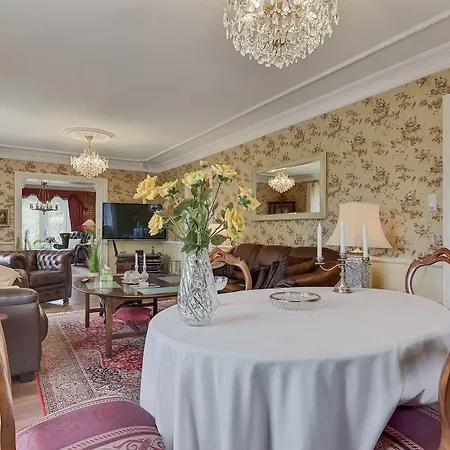Guest house Kollund 2*