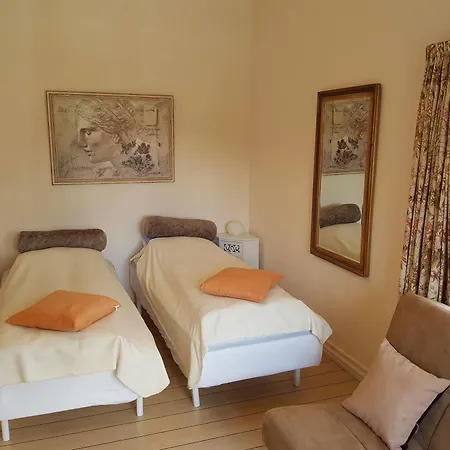 Guest house Kollund 2*